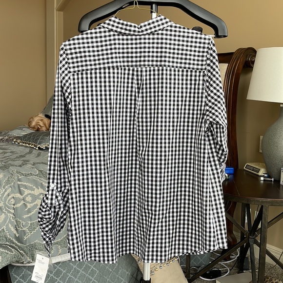 NWT- Croft & Barrow Button Down Shirt - Picture 9 of 9